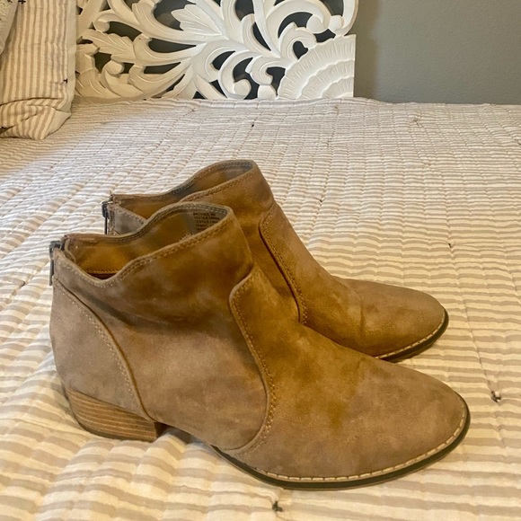 Madden Girl Ankle Boots - Picture 3 of 3